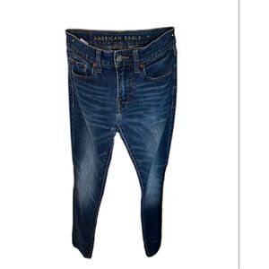 American Eagle size 28x28 Distressed jeans with stretch EUC